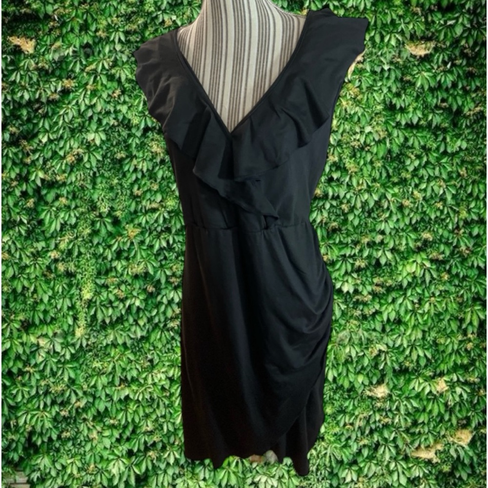 🆕 RUFFLE TRIM RUCHED DRESS - Picture 5 of 5